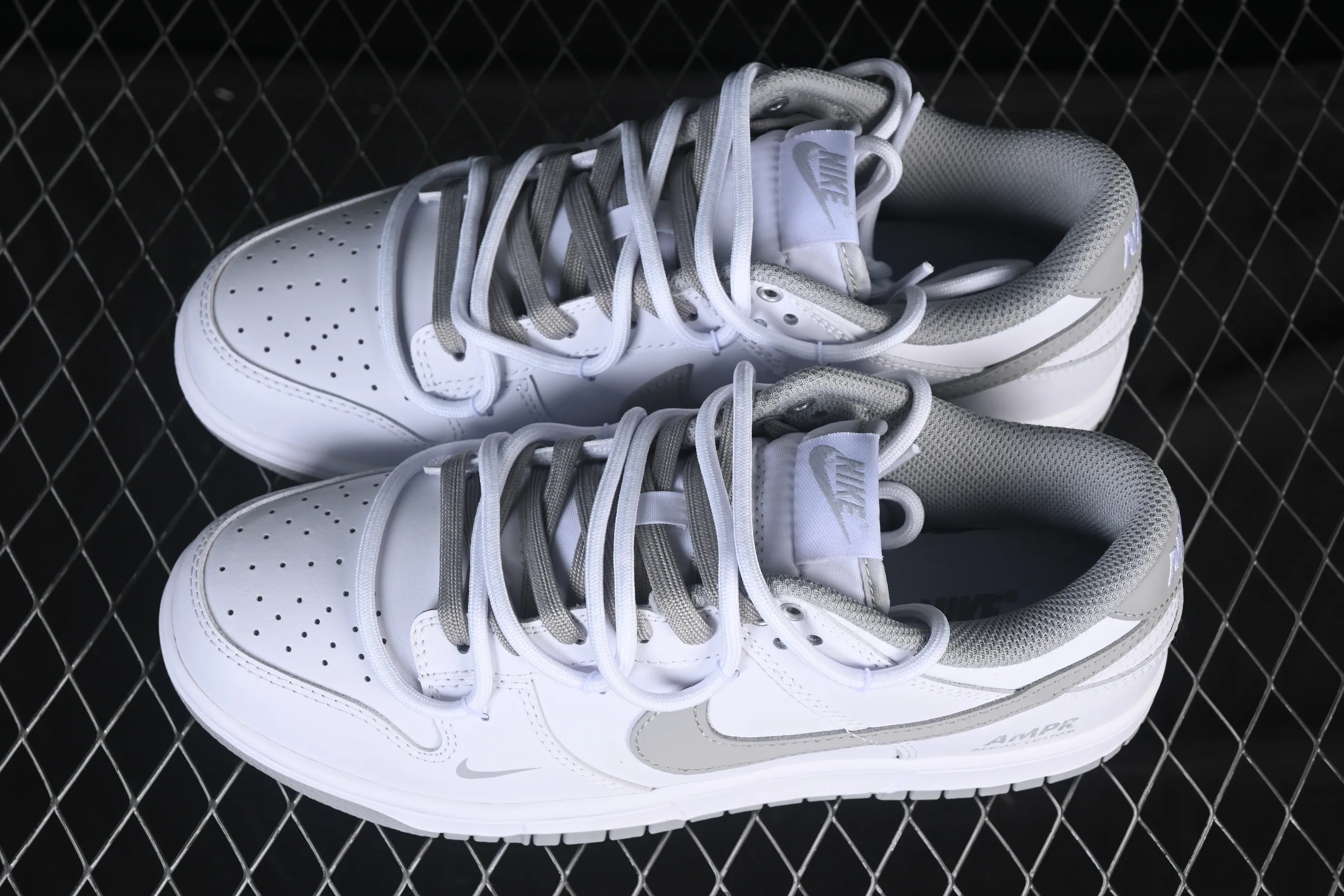All Categories Nk SB Dunk Series Nk SB Dunk Low High-end Customized Low-top Shoes Nike SB Dunk Low "Just Do It" Straps Anniversary High-end Customized Low-top Casual Shoes WG0528-095